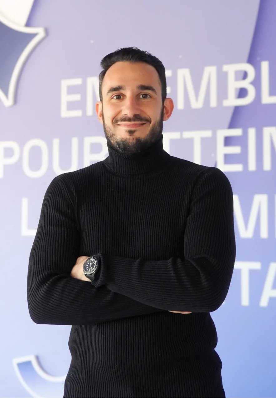Nicolas Odin devant le mur Codaza